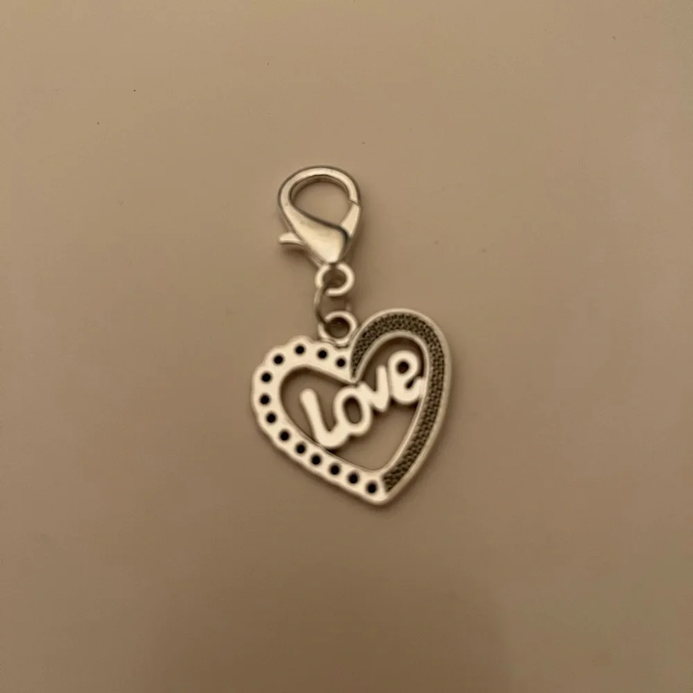 ❤️Silver heart “Love” pet charm